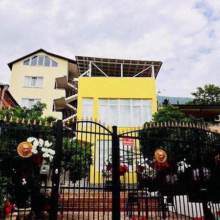 Anna-Saria Guest House Gagra Exterior foto